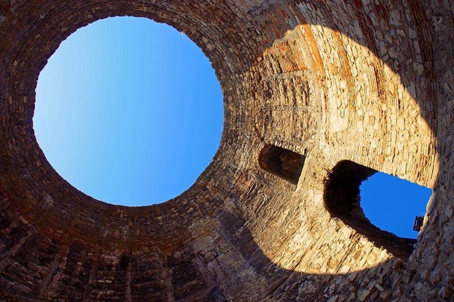 Luxury In Ancient City Apartament Split
